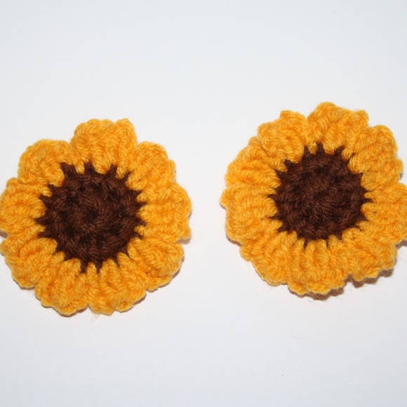 🌻 SUNFLOWER HAIR CLIPS · SET OF TWO · NWOT 🤎 - Picture 4 of 5